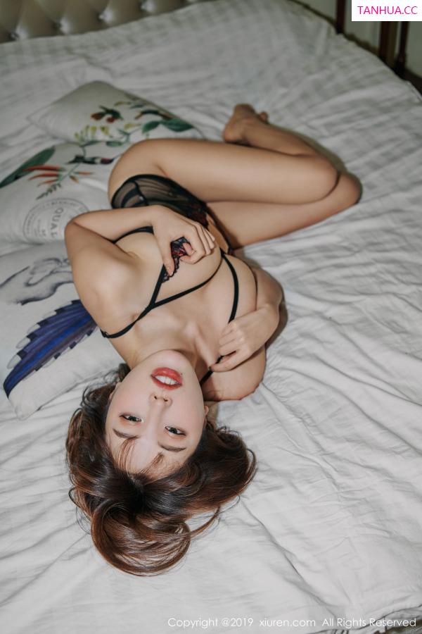 妮小妖  性感女神黄楽然 蕾丝内衣细腰红唇第42张图片